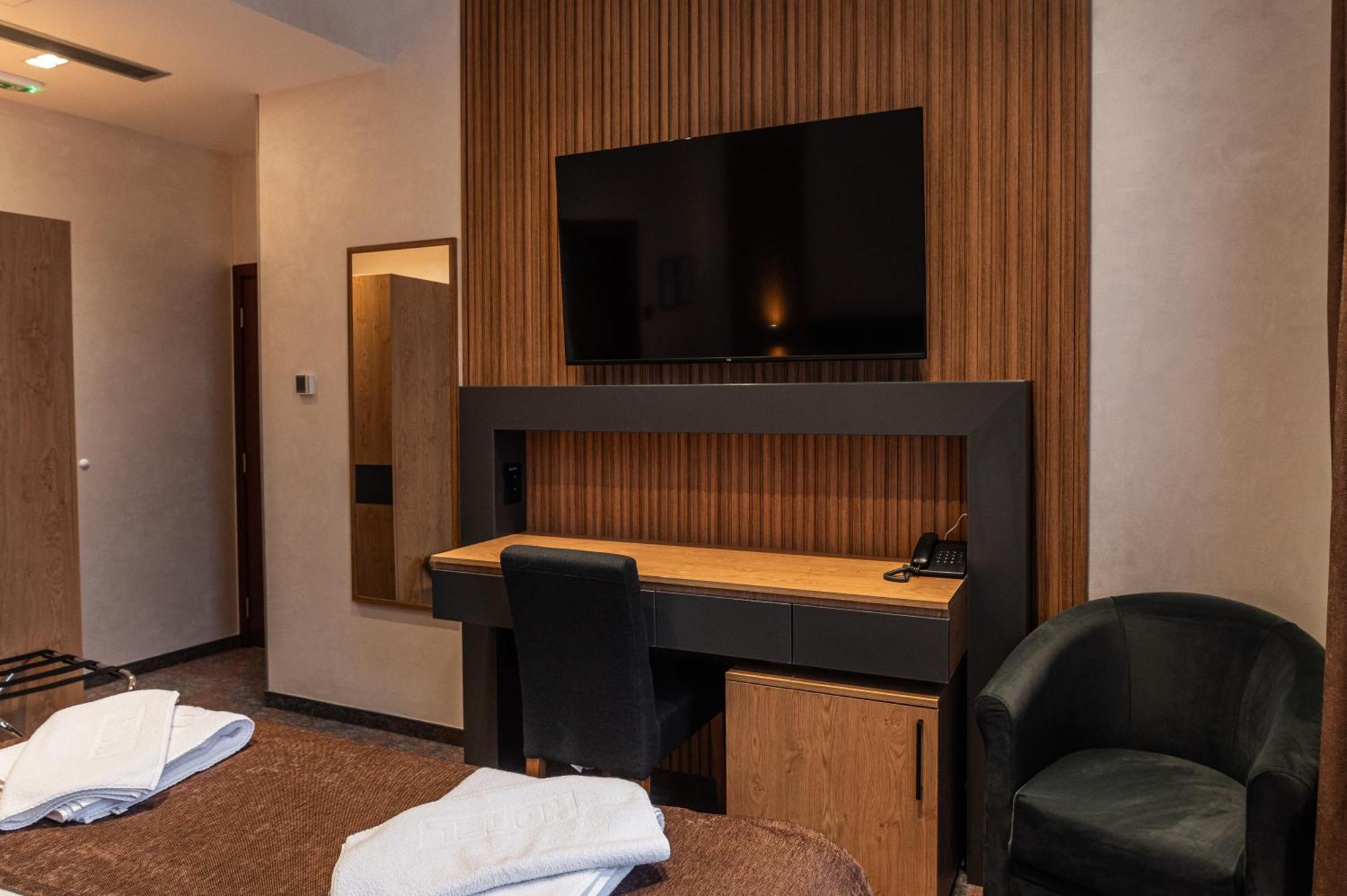 Hotel Astral Sabac Phòng bức ảnh