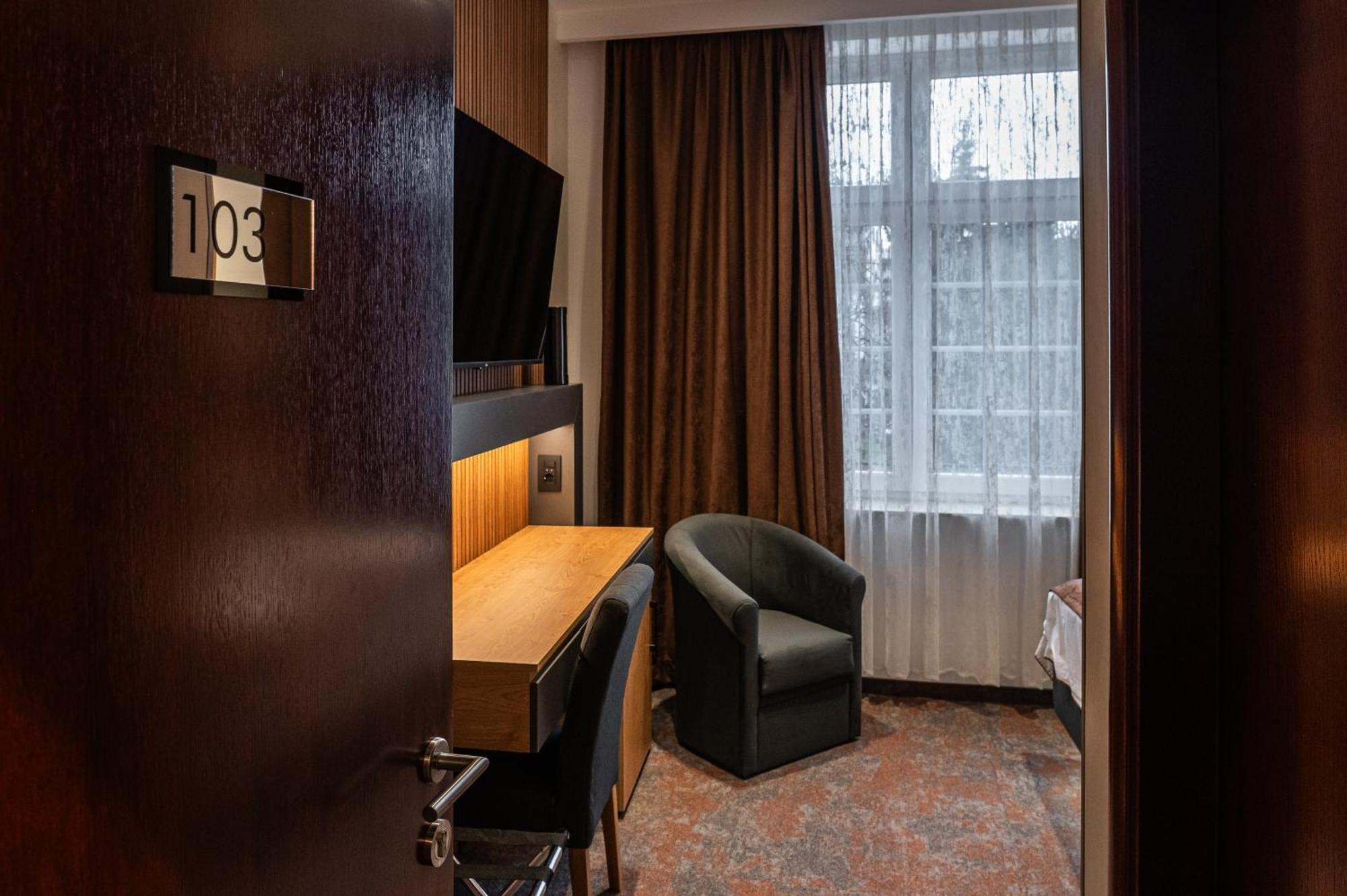Hotel Astral Sabac Phòng bức ảnh