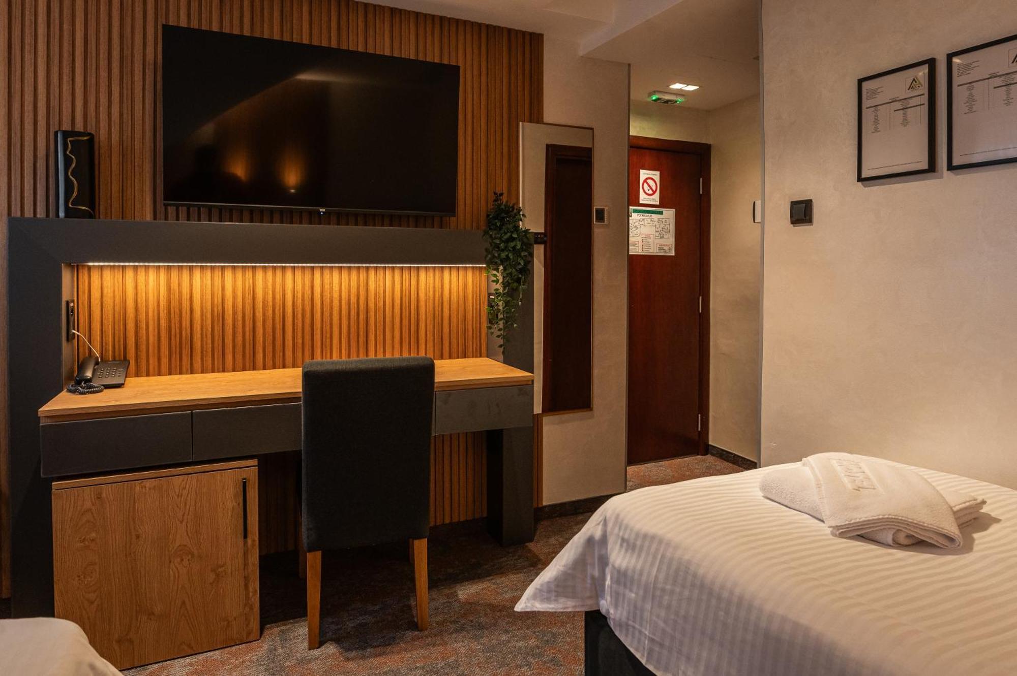 Hotel Astral Sabac Phòng bức ảnh