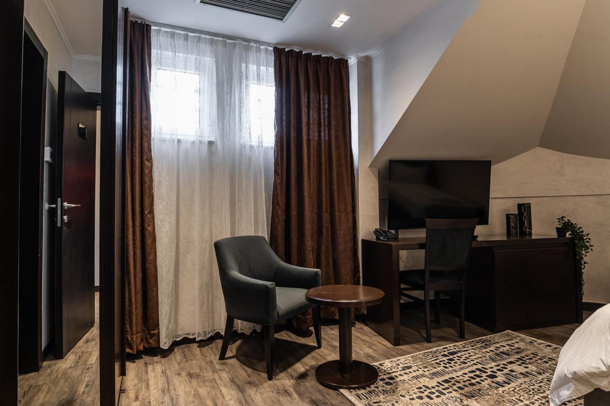 Hotel Astral Sabac Phòng bức ảnh